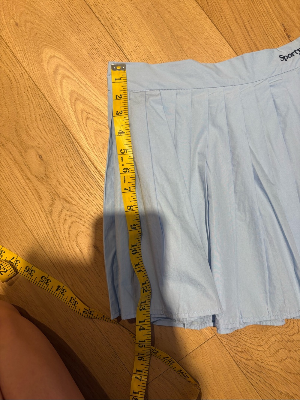Sporty and rich Anae skirt. Like new XS - Picture 8 of 8